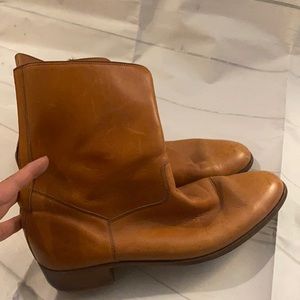 Men’s vintage leather zip up boots
